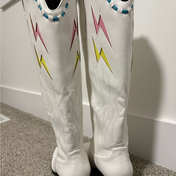 Round Toe White Lightning Bolt Embroidered Cowboy Boots Size 6.5 & 8.5 - Picture 8 of 14